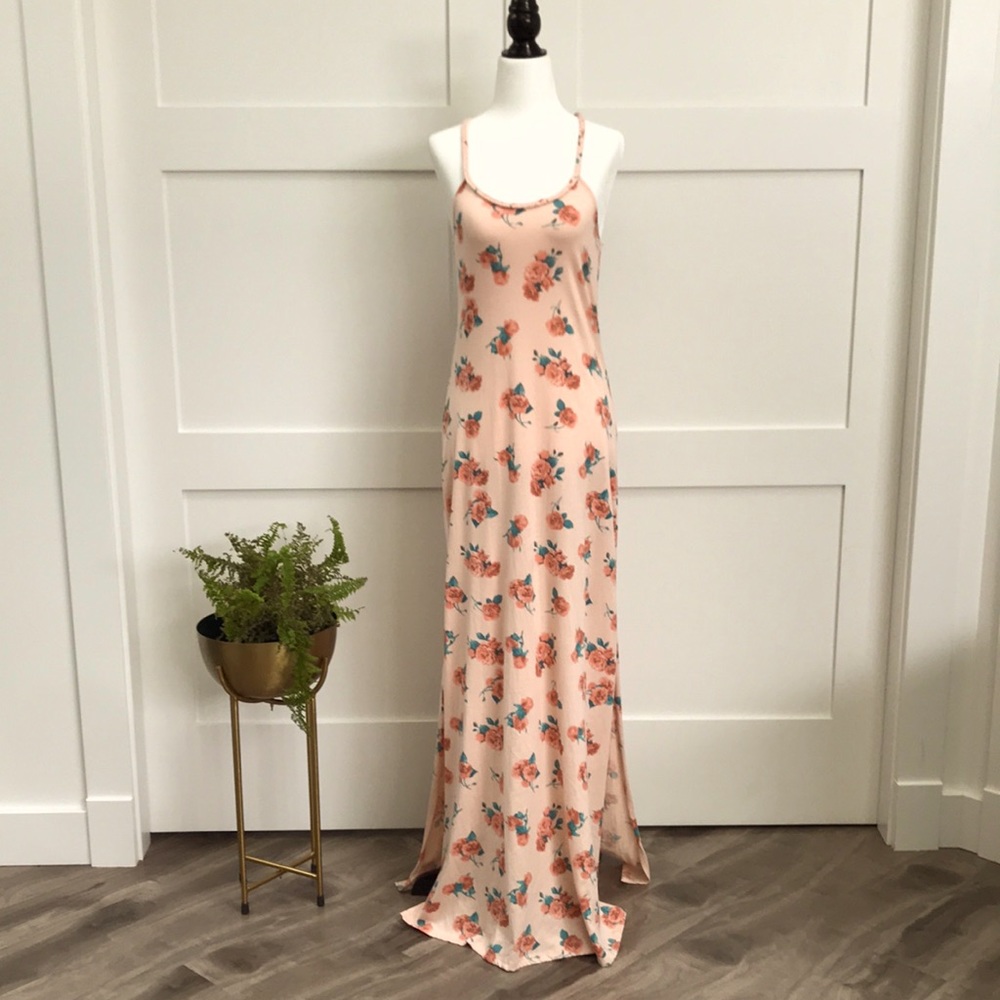 OTHERS FOLLOW pretty floral maxi dress - NEW 🌸